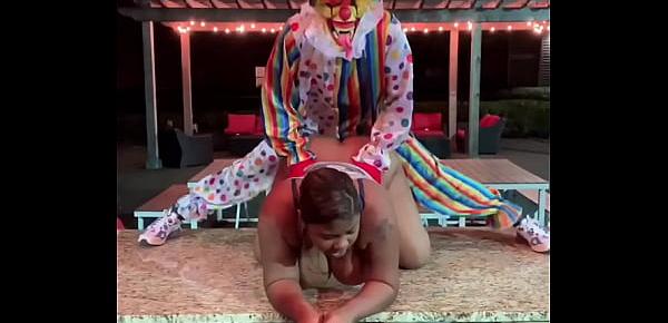  Gibby The Clown invents new sex position called “The Spider-Man”